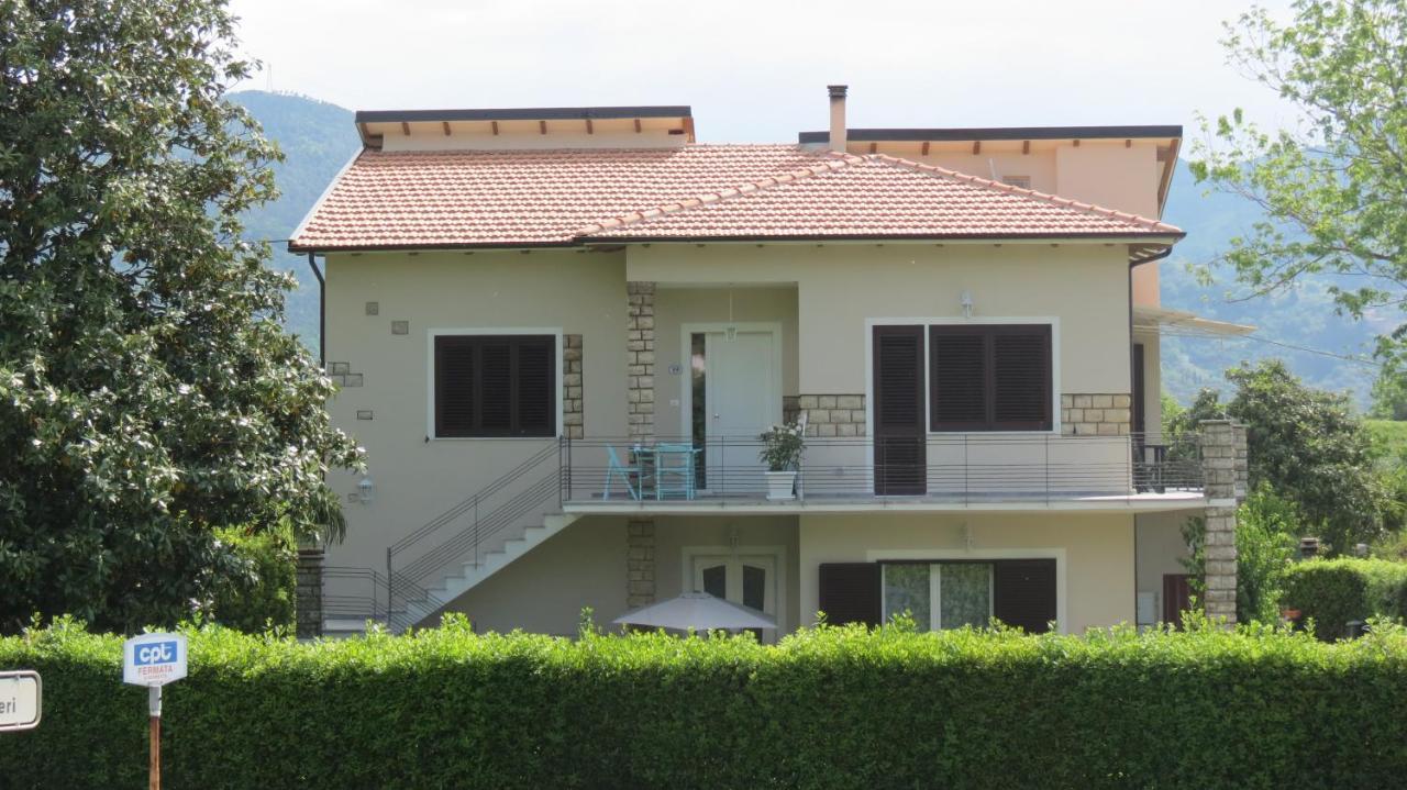 Casa Vacanze “Bouganville” loc Avane Pisa Vecchiano Exterior foto